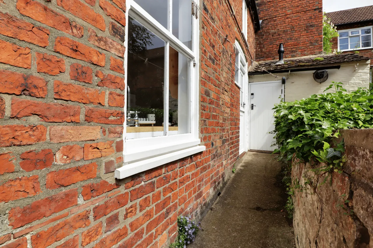 South Street, Caistor, LN7, photo 4