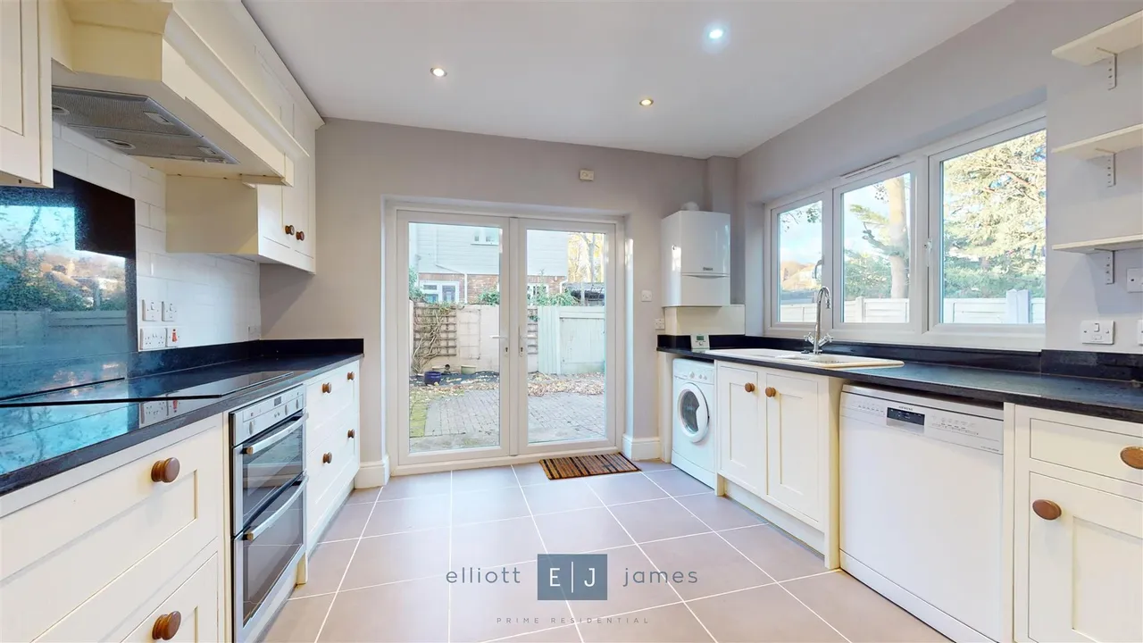 Clifton Road, Loughton, photo 7