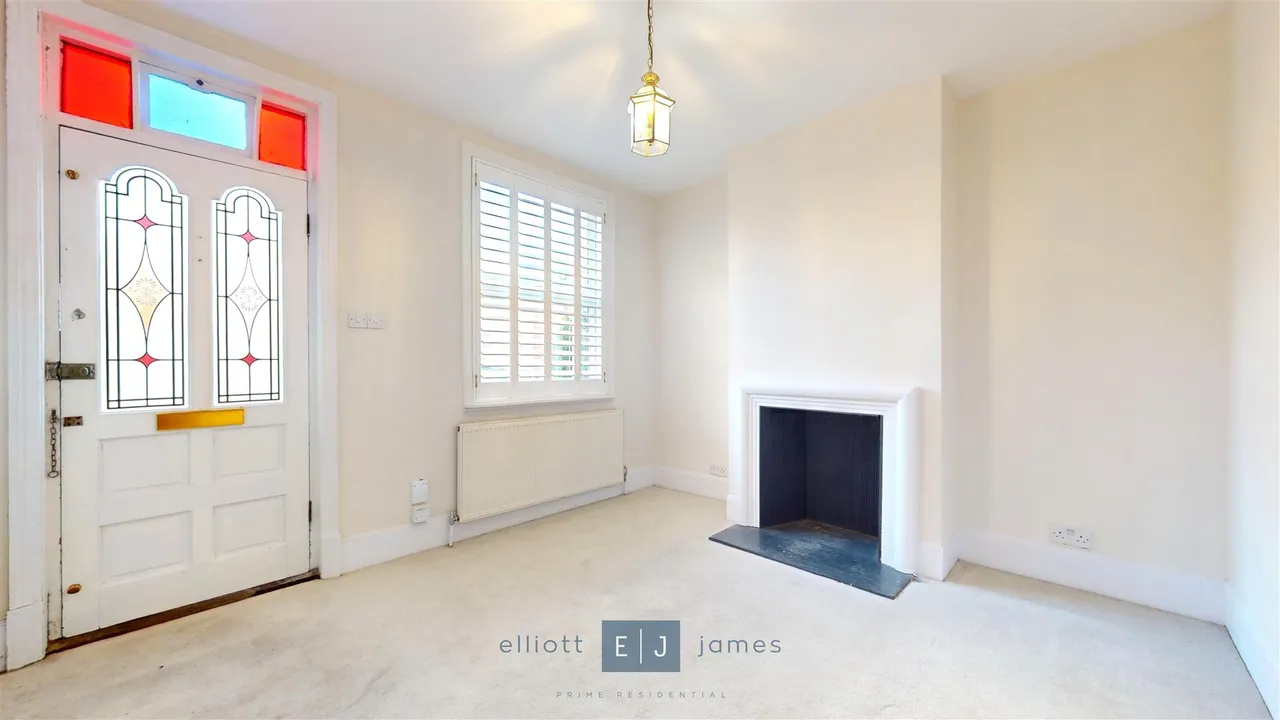 Clifton Road, Loughton, photo 3