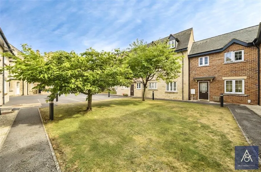 High Street, Brackley, NN13, photo 4