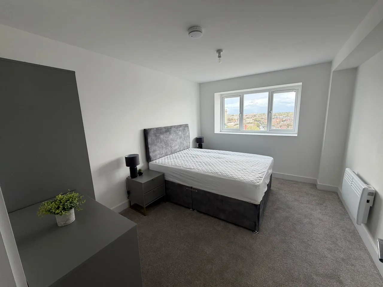 The Lighthouse. Church Walk, L20, photo 5