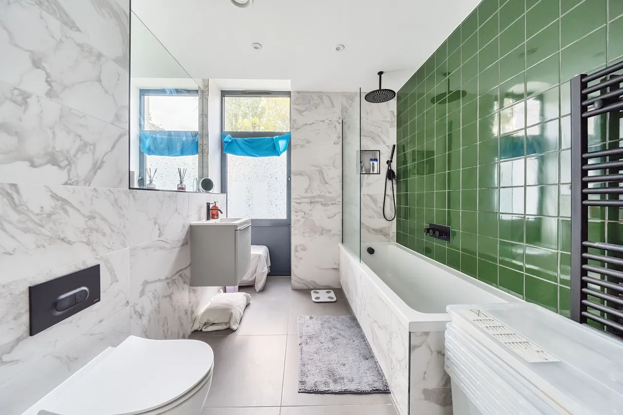 Littleworth Road, Esher, KT10, photo 3
