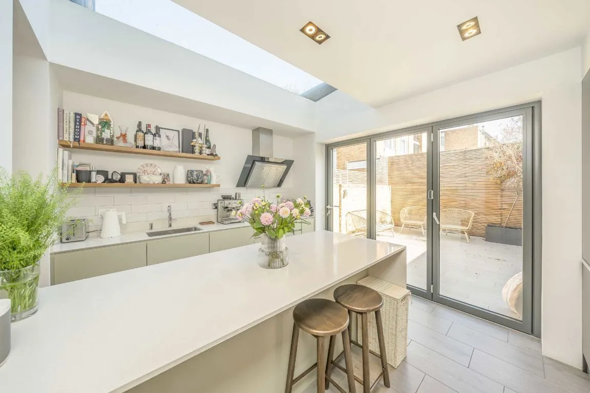Tyneham Road, SW11, photo 5