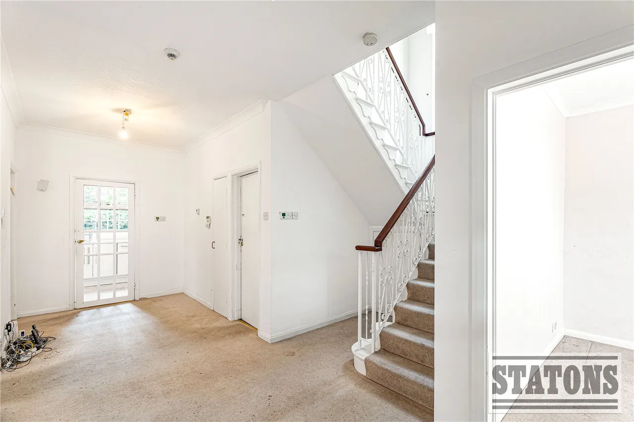 Green Dragon Lane, London, N21 1EN, photo 3