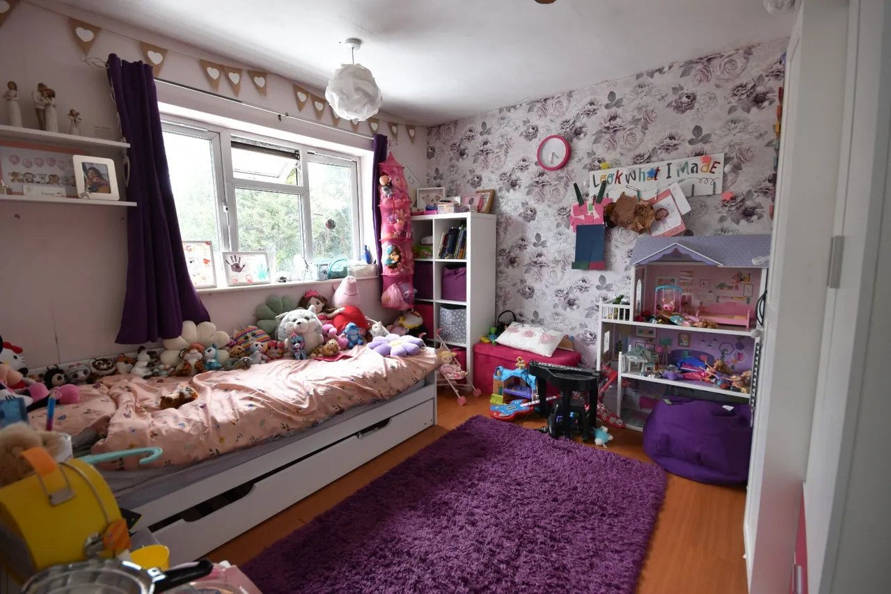 Sangers Drive, Horley, RH6, photo 5