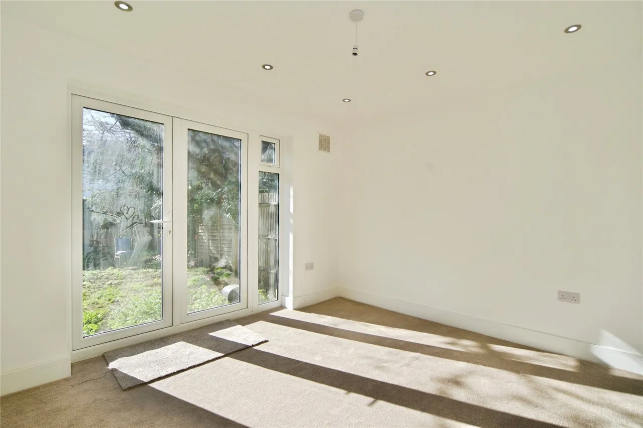 Rainham Road South, Dagenham, Essex, RM10, photo 22