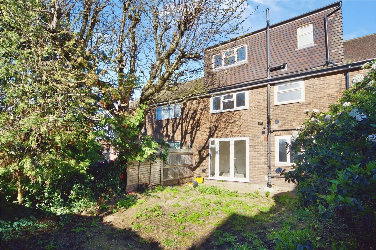 Rainham Road South, Dagenham, Essex, RM10, photo 7