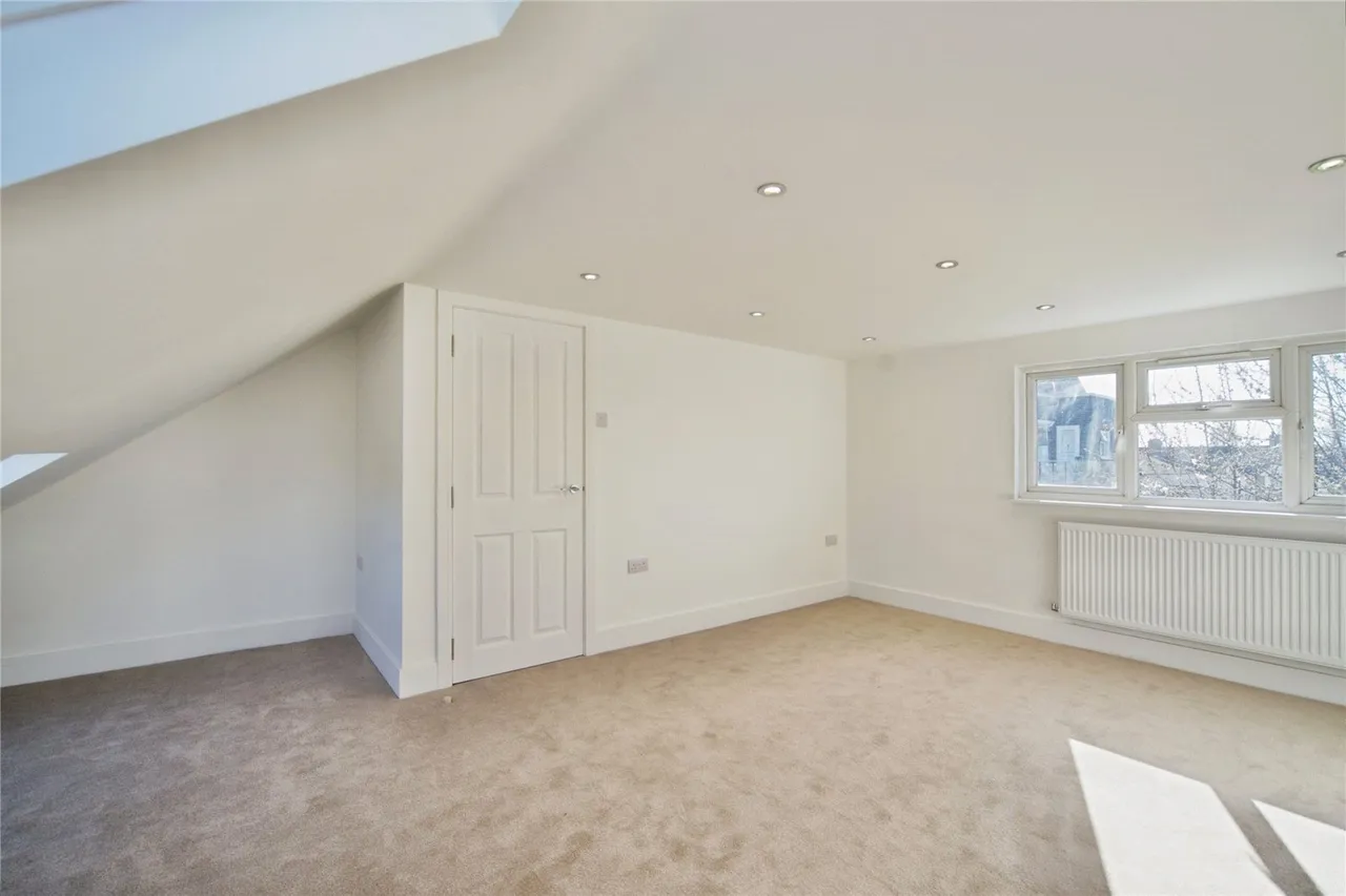 Rainham Road South, Dagenham, Essex, RM10, photo 15