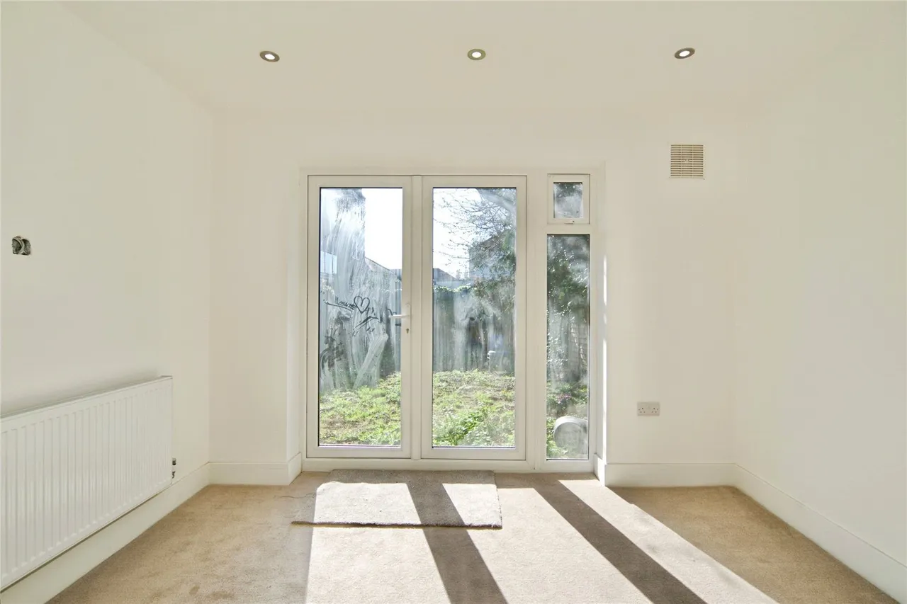 Rainham Road South, Dagenham, Essex, RM10, photo 28