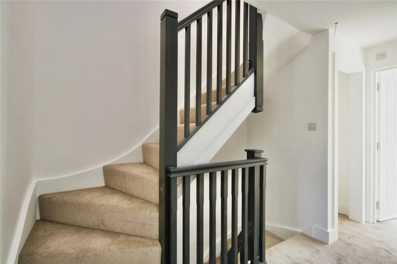 Rainham Road South, Dagenham, Essex, RM10, photo 12