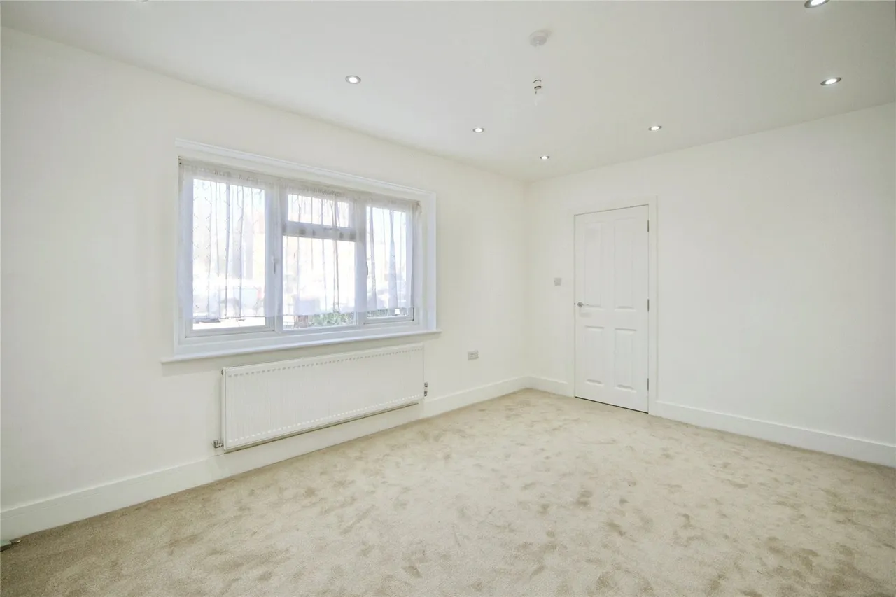 Rainham Road South, Dagenham, Essex, RM10, photo 25