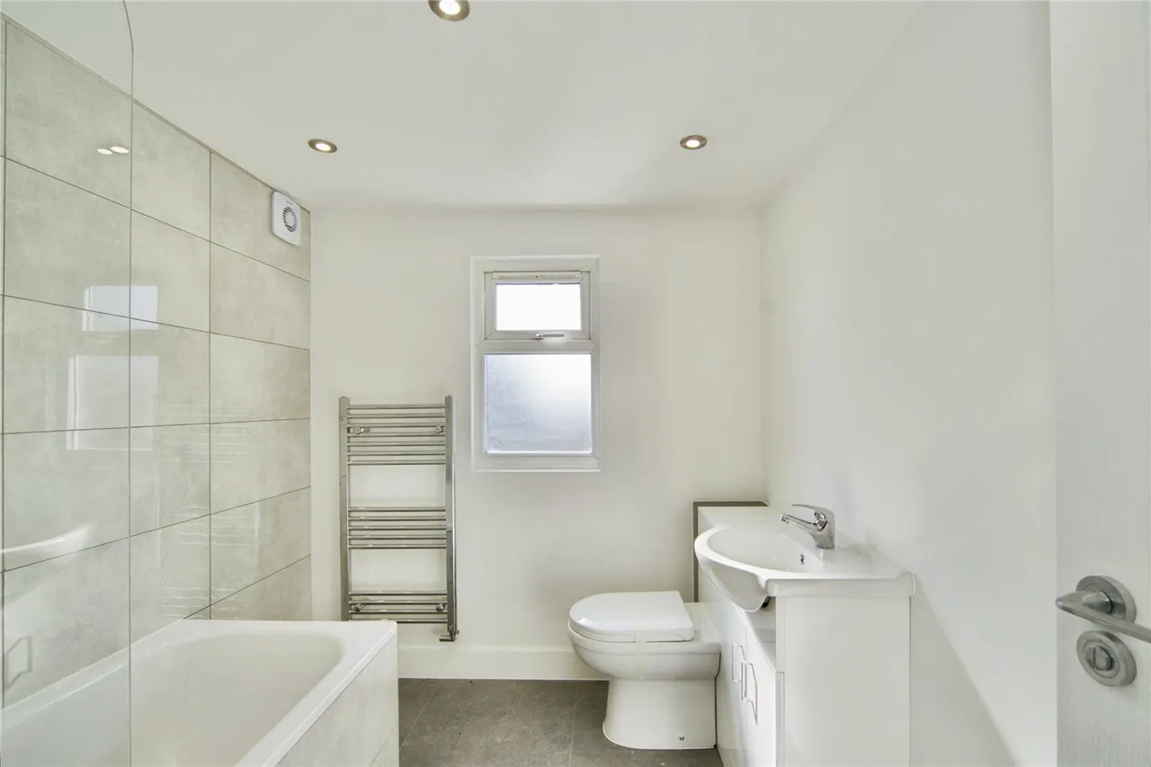 Rainham Road South, Dagenham, Essex, RM10, photo 16