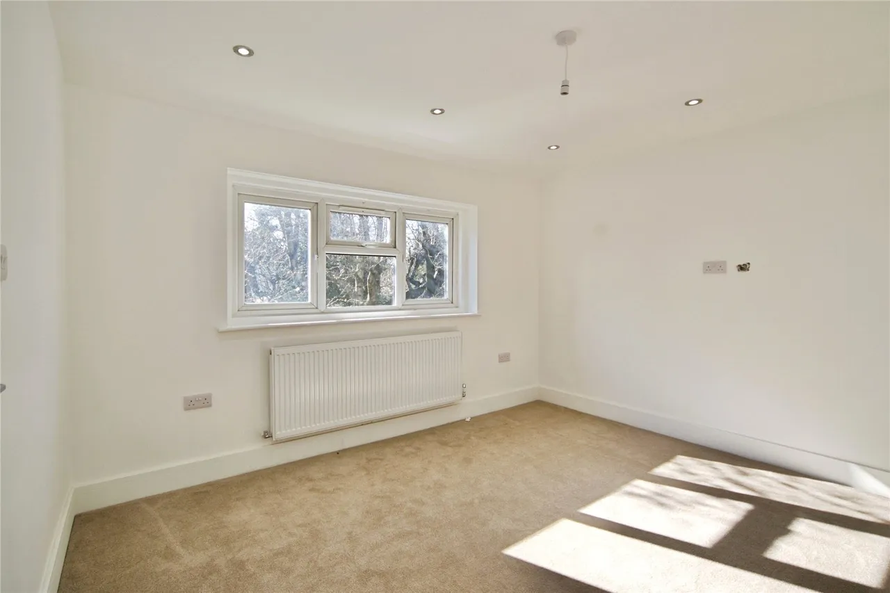 Rainham Road South, Dagenham, Essex, RM10, photo 24