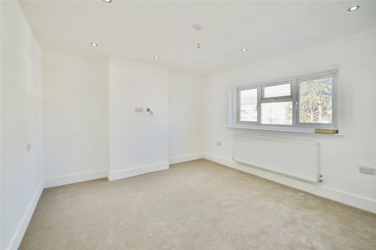 Rainham Road South, Dagenham, Essex, RM10, photo 29