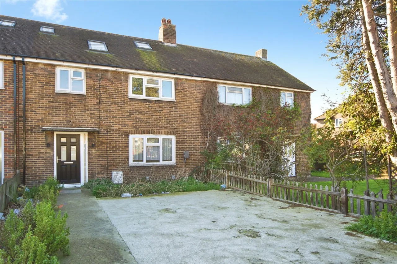 4 bed house for sale — Rainham Road South, Dagenham, Essex, RM10