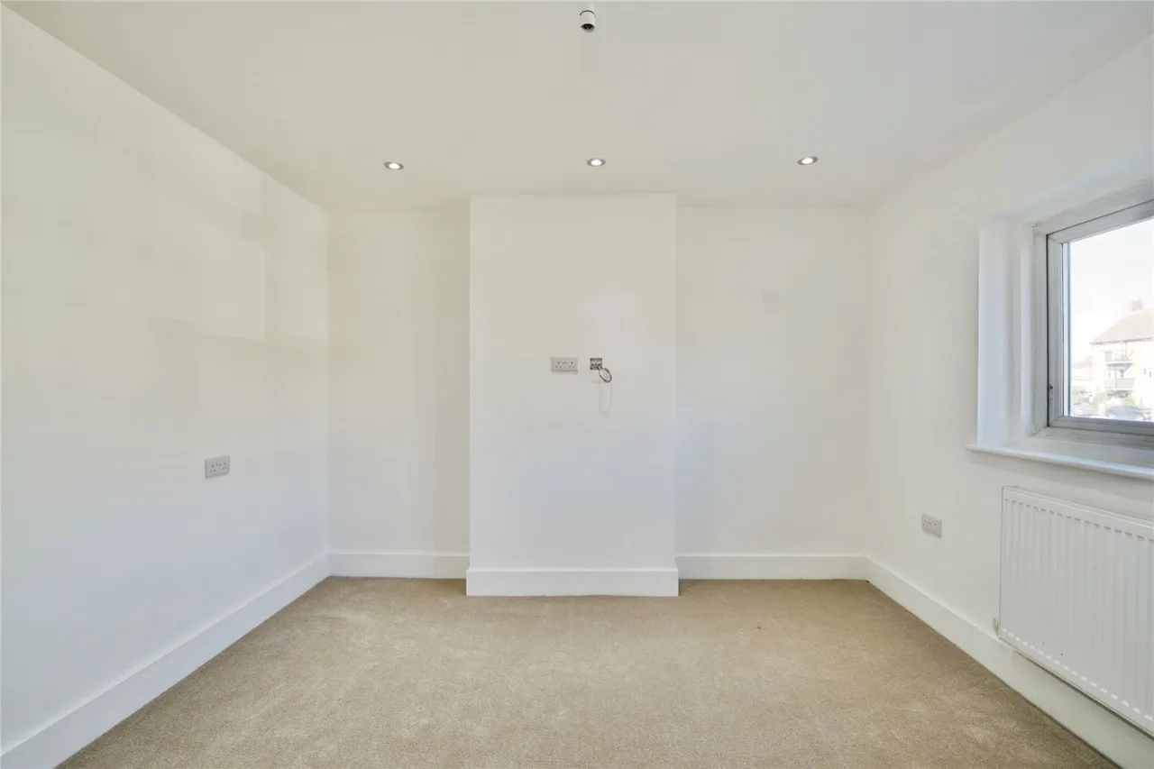Rainham Road South, Dagenham, Essex, RM10, photo 17