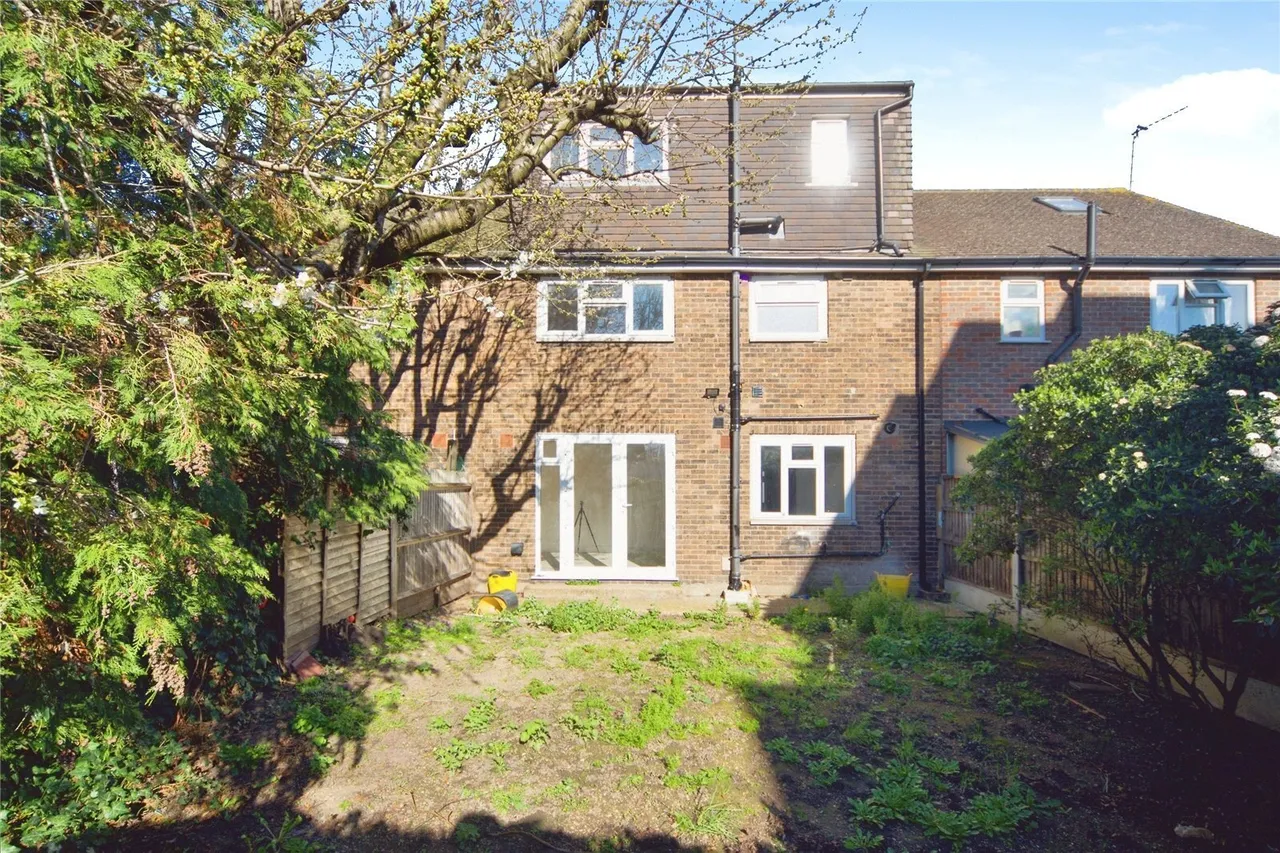 Rainham Road South, Dagenham, Essex, RM10, photo 27
