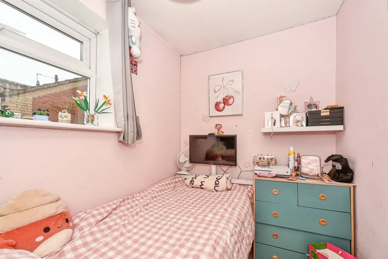Hyde Road, Swindon, SN2, photo 14