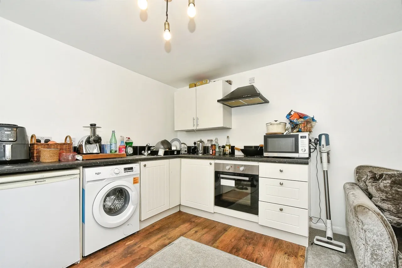 Hyde Road, Swindon, SN2, photo 21