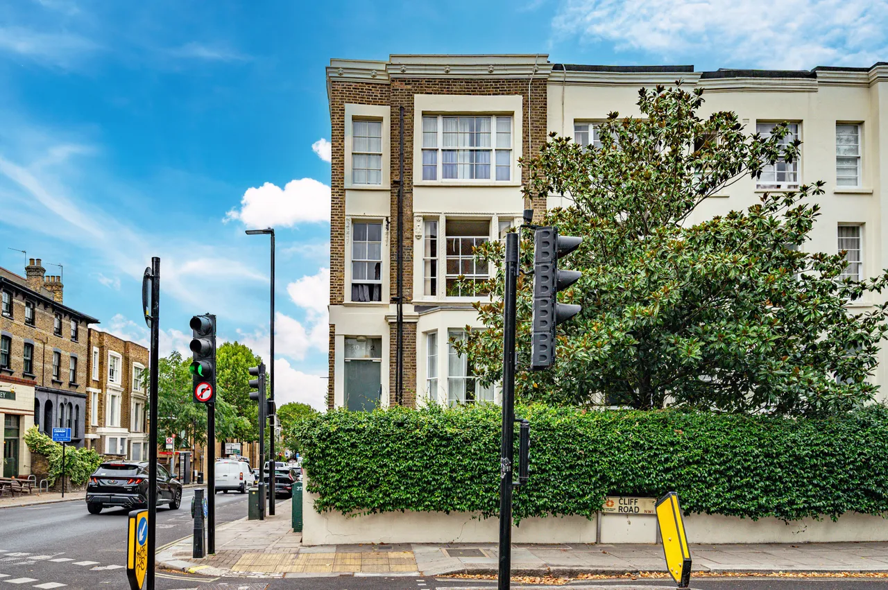30 Cliff Court, Cliff Road, London, photo 2