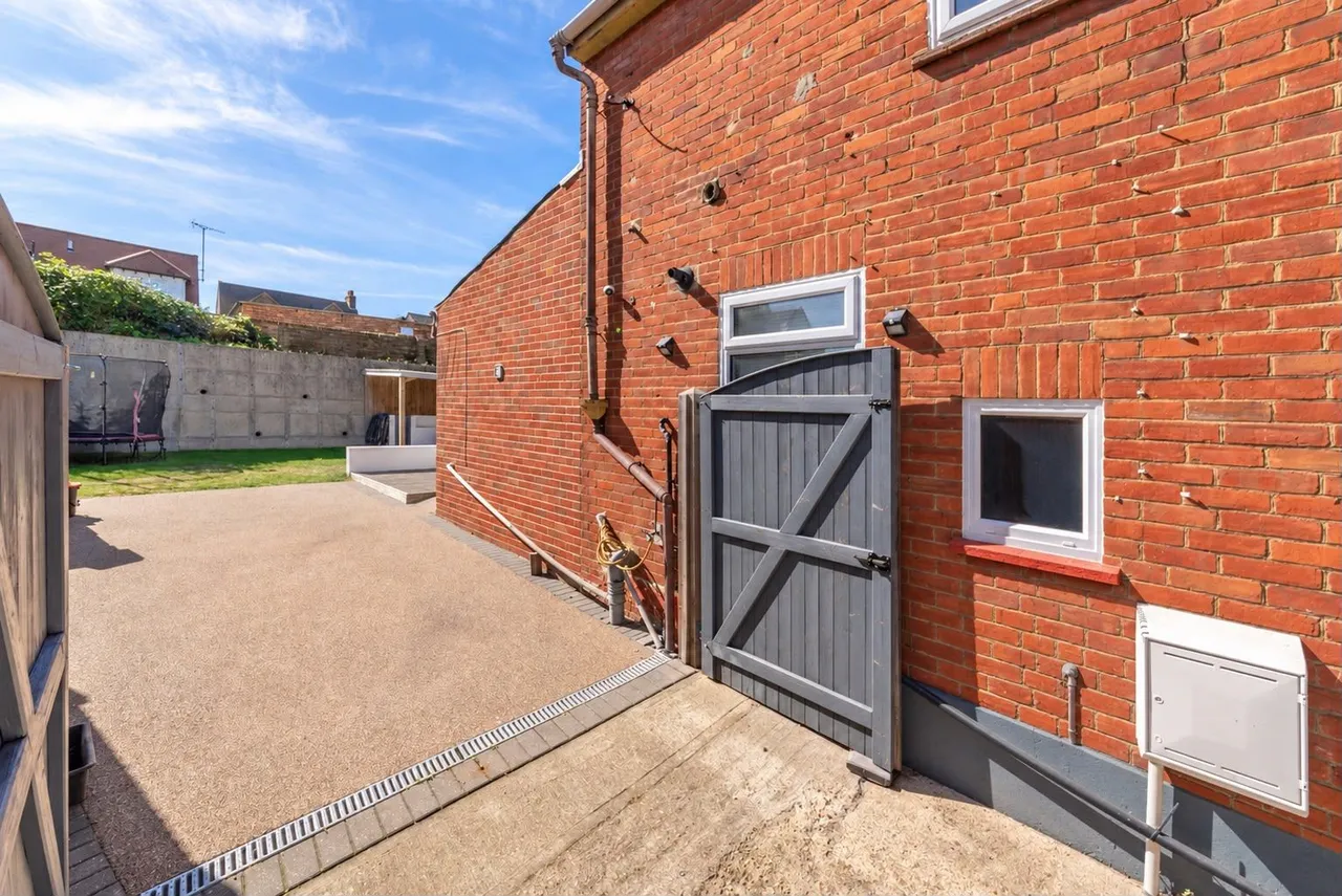 Hawthorn Road, Sittingbourne, ME10, photo 13