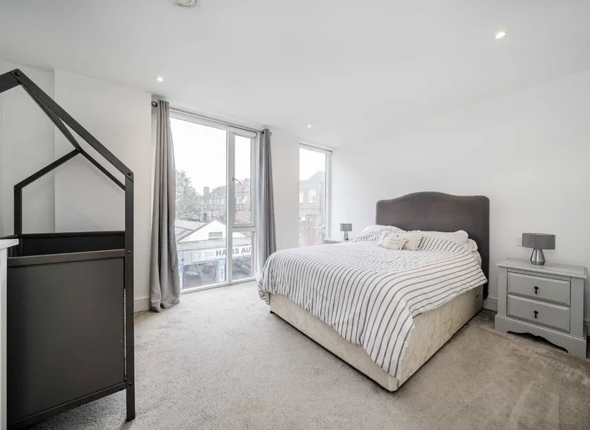 Gaumont Place, Streatham, SW2, photo 8