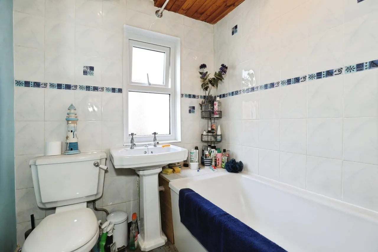 Gainsborough Road, Crewe, Cheshire, CW2, photo 19