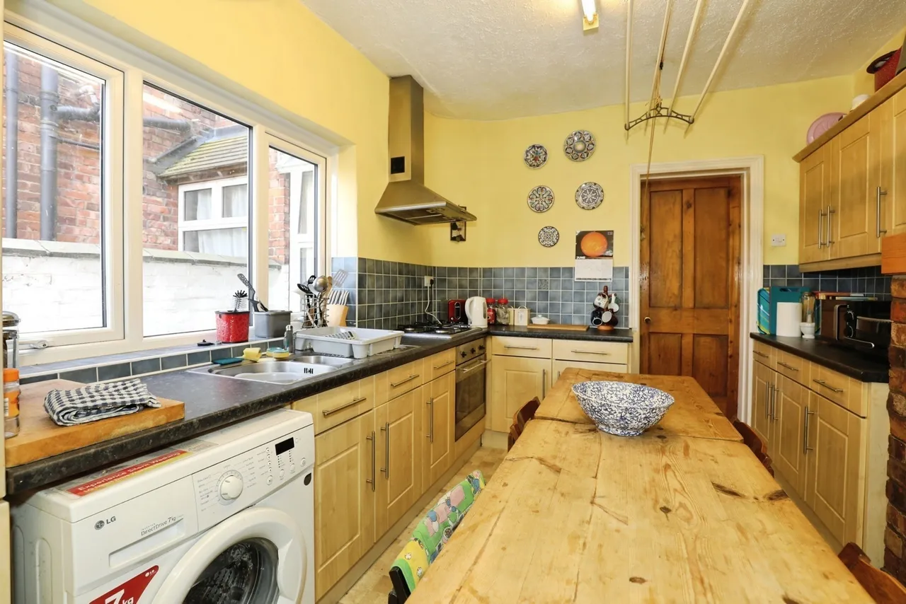 Gainsborough Road, Crewe, Cheshire, CW2, photo 12