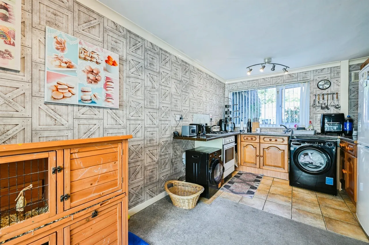 Newmarket Road, Nottingham, NG6, photo 8