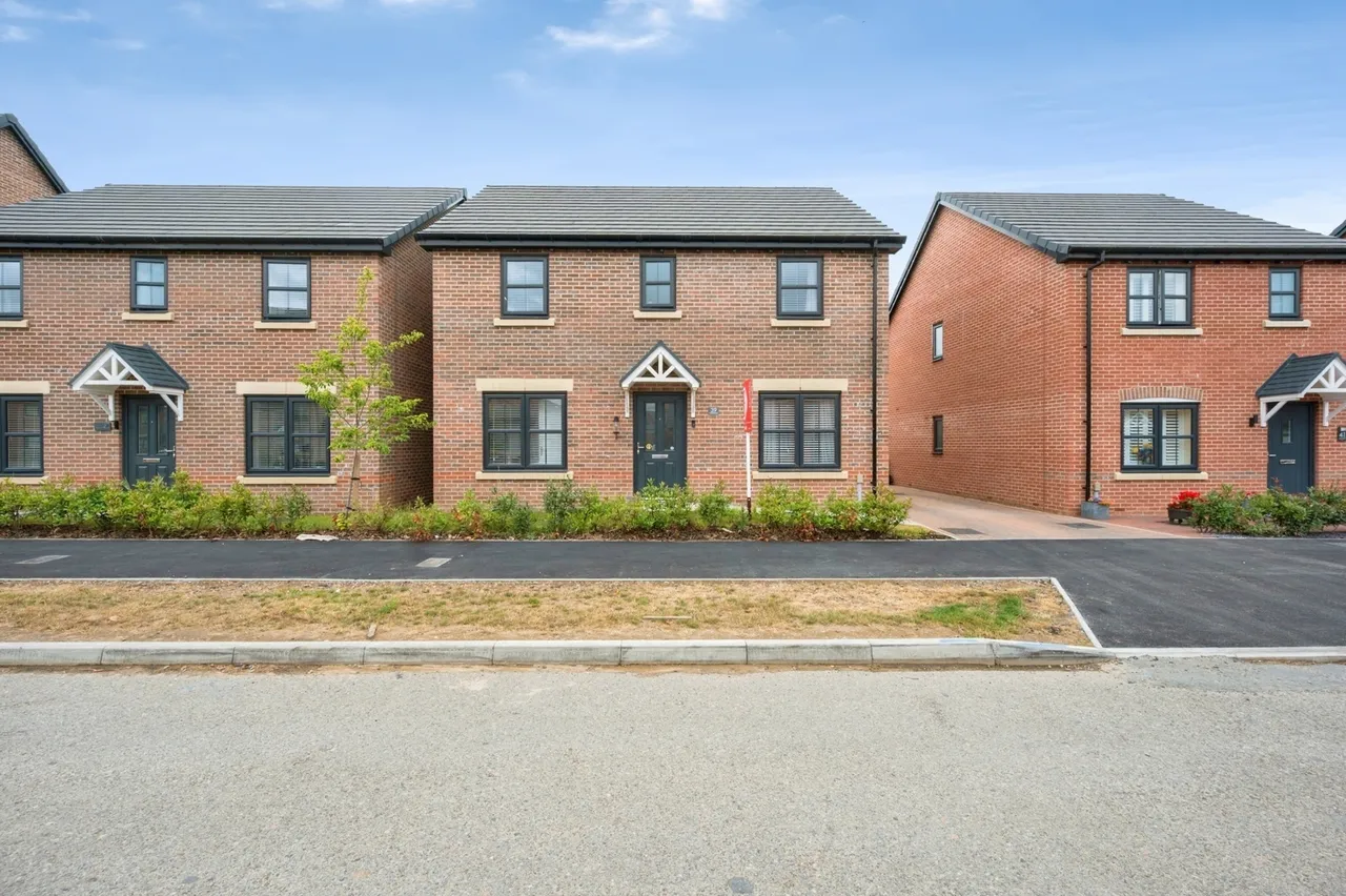 Haydn Griffiths Way, Armthorpe, Doncaster, South Yorkshire, DN3, photo 5
