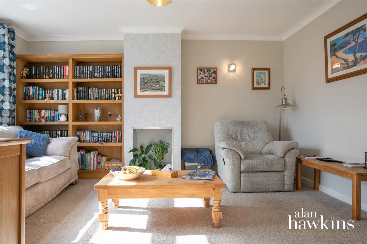 New Road, Royal Wootton Bassett, SN4, photo 8