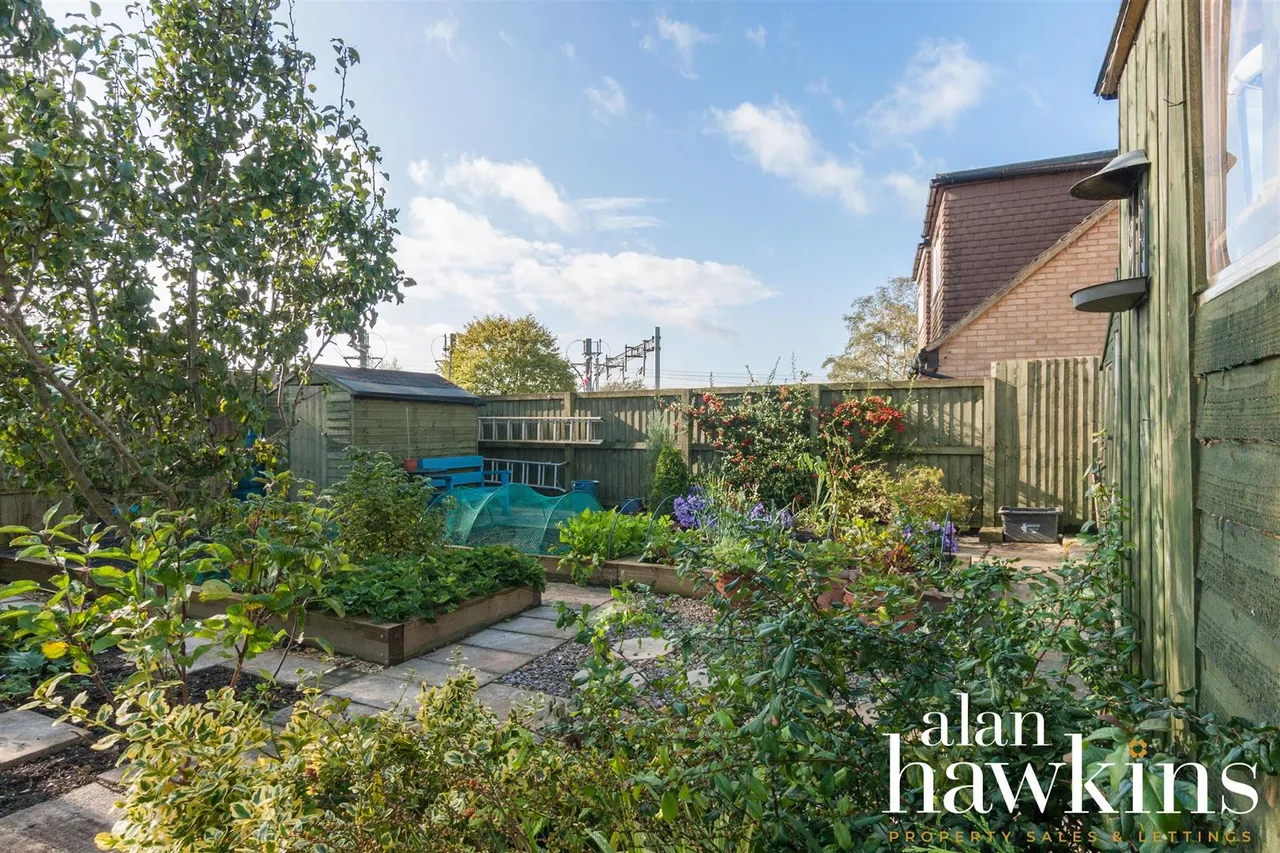 New Road, Royal Wootton Bassett, SN4, photo 15