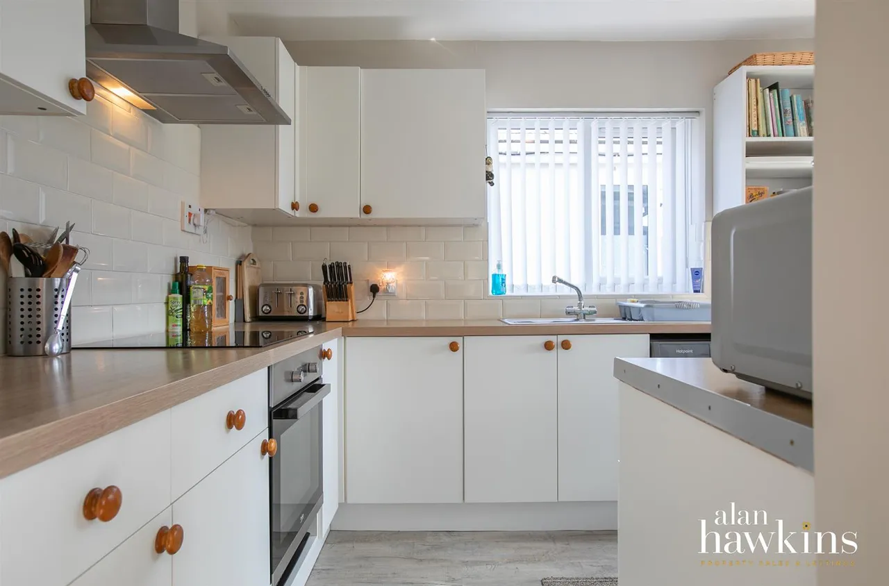 New Road, Royal Wootton Bassett, SN4, photo 10