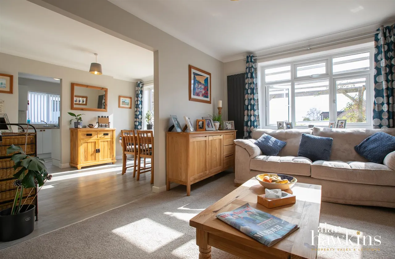 New Road, Royal Wootton Bassett, SN4, photo 4