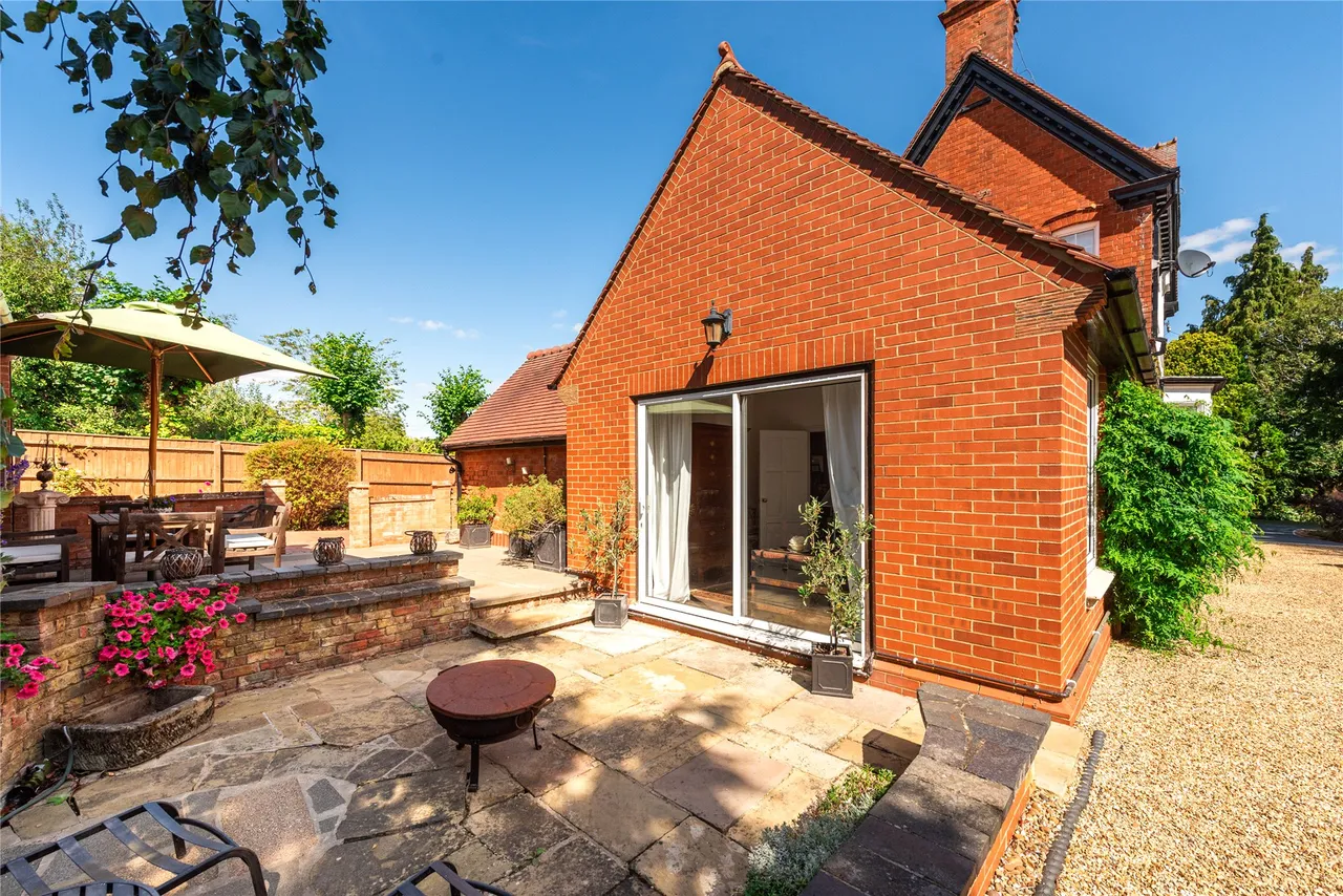 Wellingborough Road, Rushden, NN10, photo 24