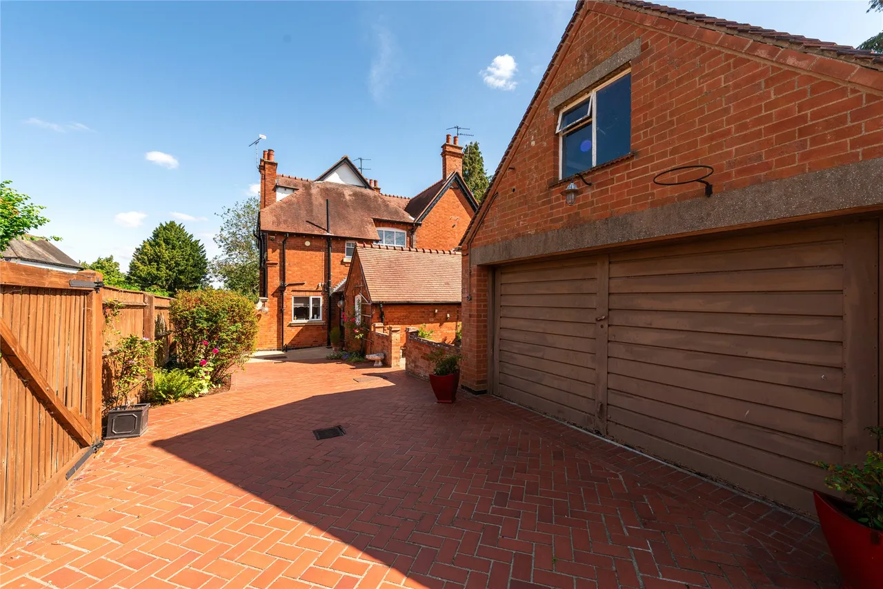 Wellingborough Road, Rushden, NN10, photo 31