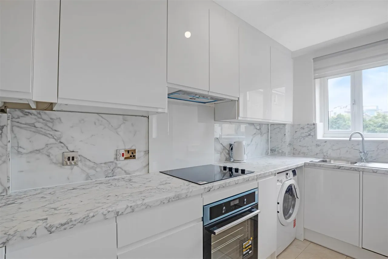 Connaught Road, Silvertown, E16, photo 6