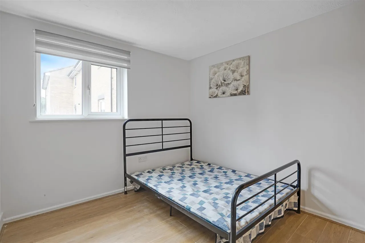 Connaught Road, Silvertown, E16, photo 7