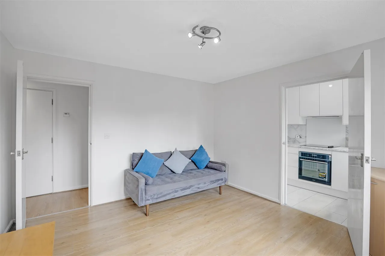 Connaught Road, Silvertown, E16, photo 5