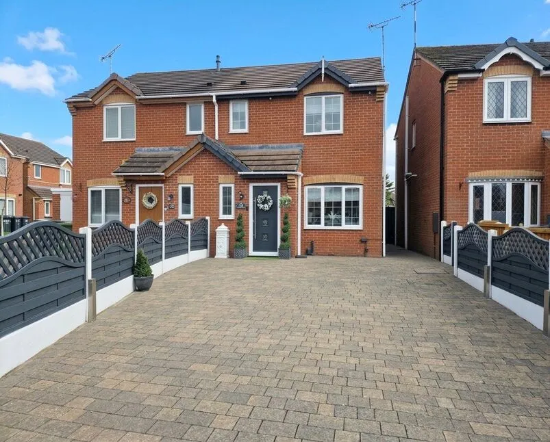 3 bed house for sale — Pebblebrook Way, Bedworth, Warwickshire, CV12