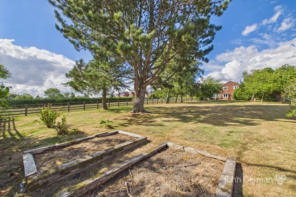 Main Road, Hulland Ward, photo 16