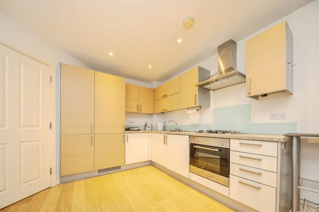 Clarendon Way, Colchester, photo 2