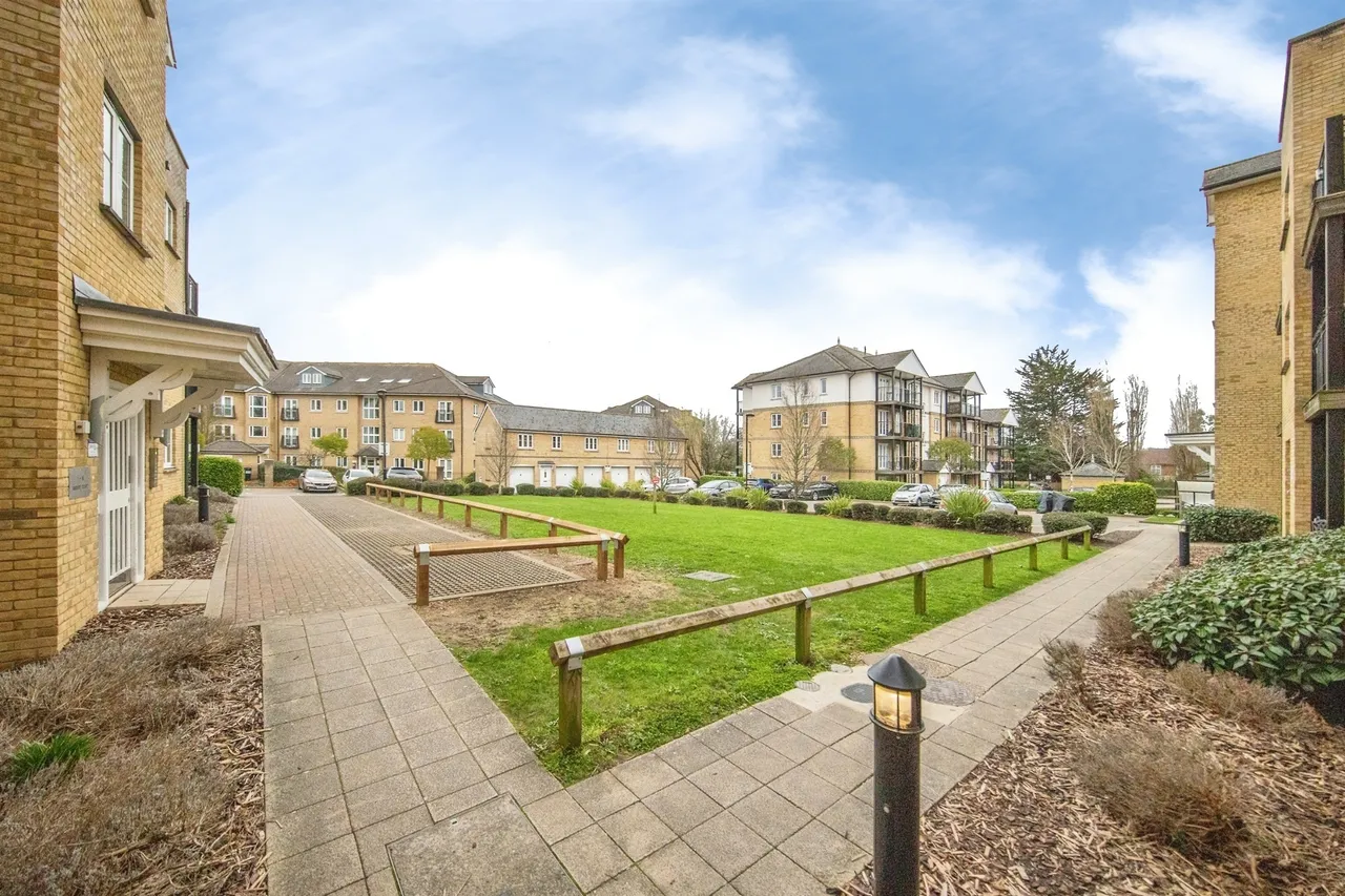 Clarendon Way, Colchester, photo 12