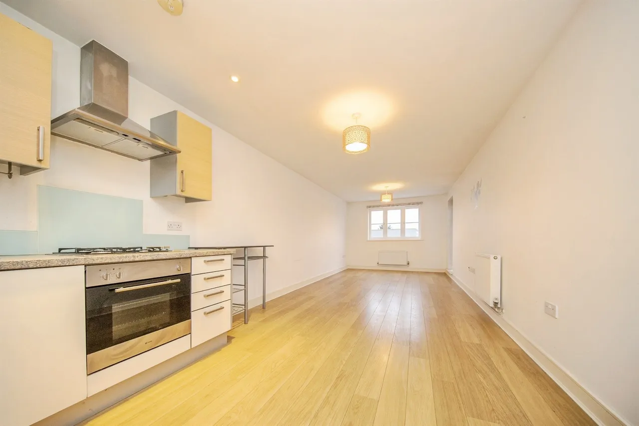 Clarendon Way, Colchester, photo 5