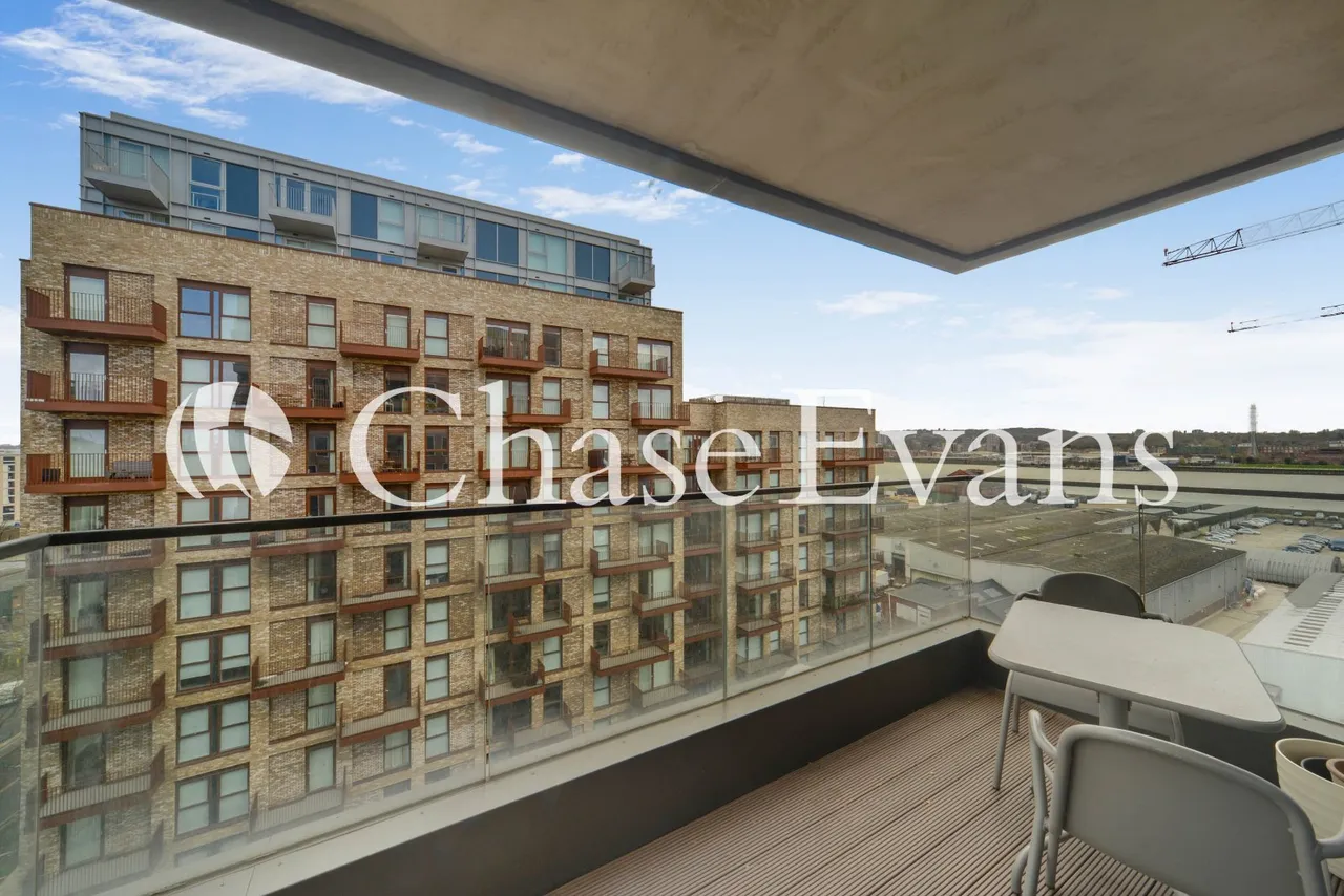 Agnes George Walk, Royal Docks, E16, photo 12