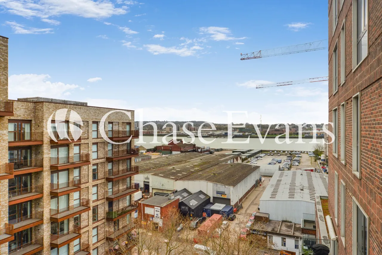 Agnes George Walk, Royal Docks, E16, photo 14