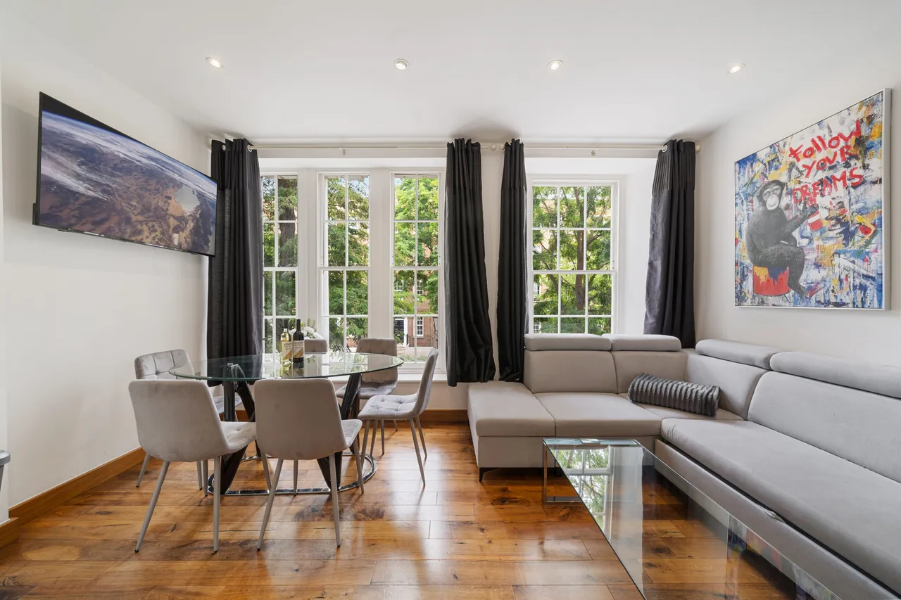 Bedford Row, WC1R, photo 4