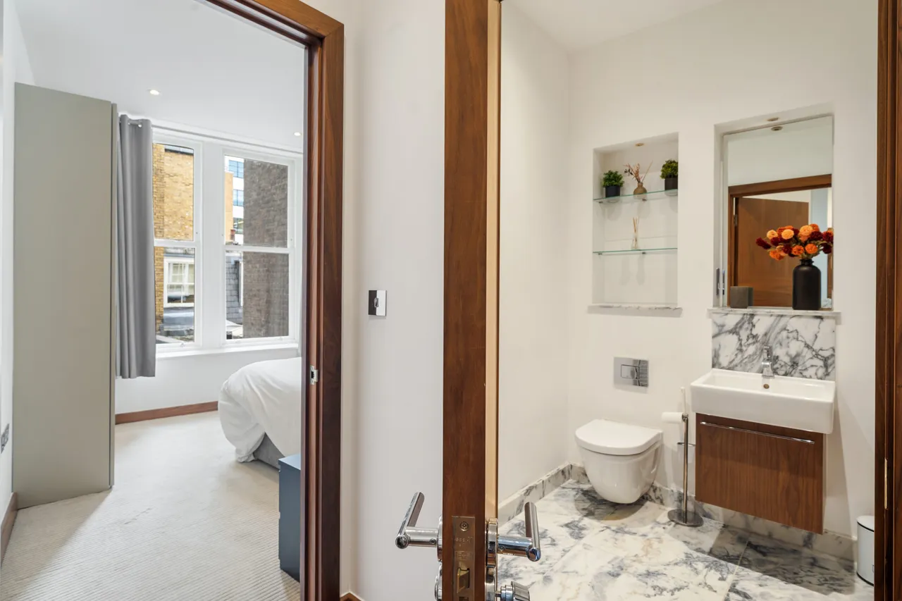 Bedford Row, WC1R, photo 8
