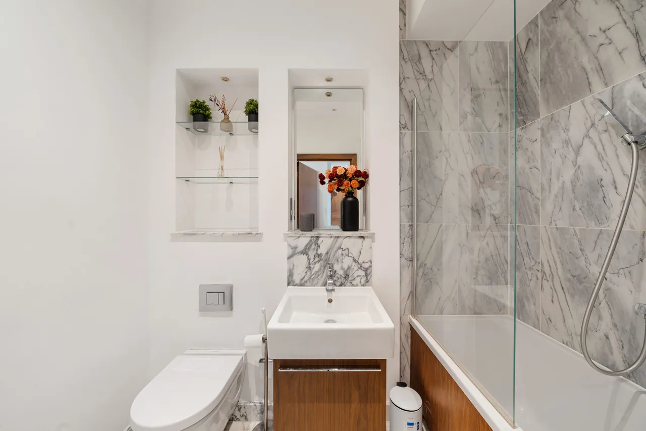 Bedford Row, WC1R, photo 6