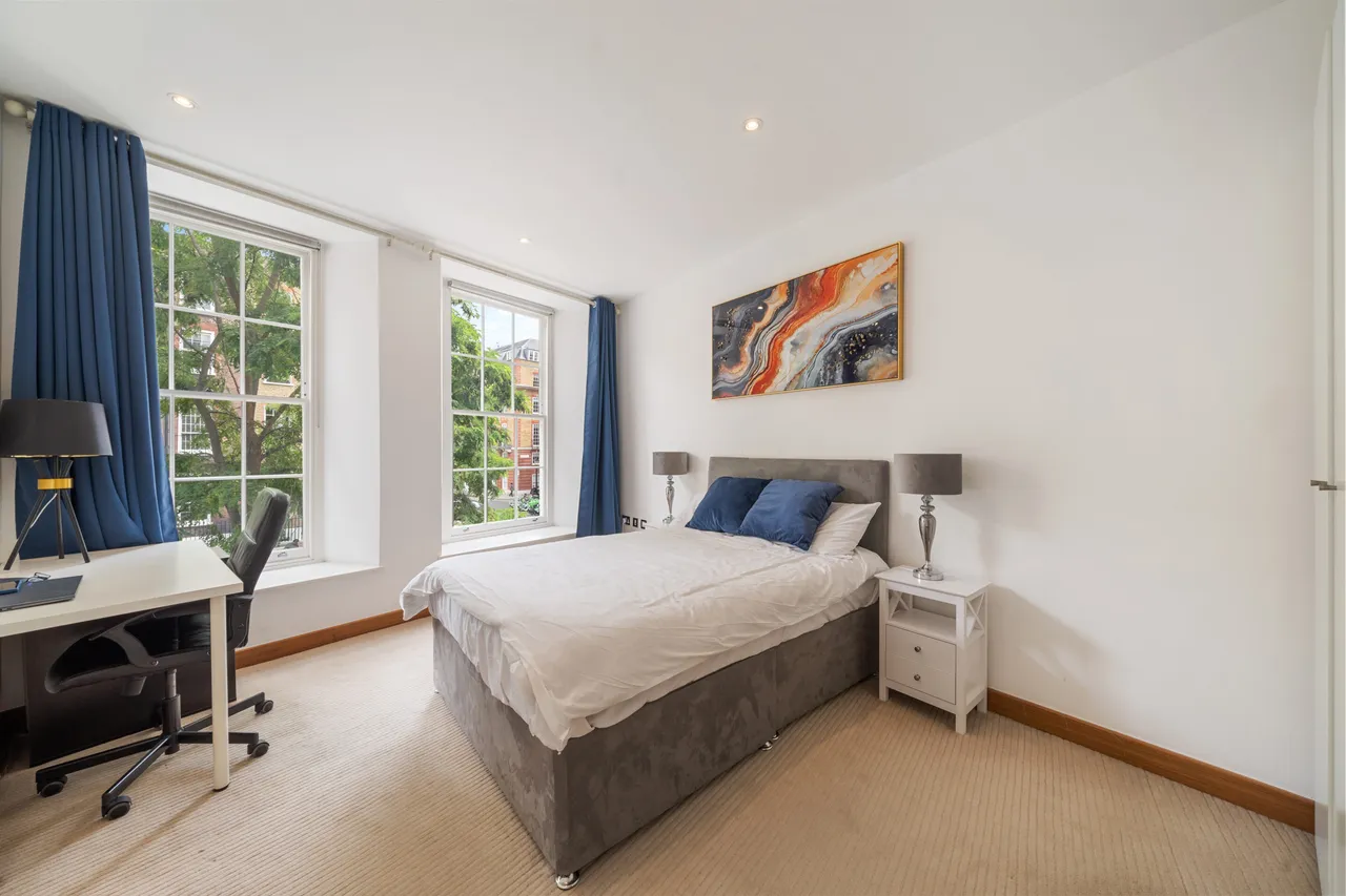 Bedford Row, WC1R, photo 5